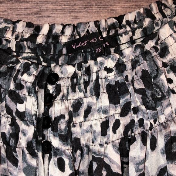 Violet & Claire top 2X - Picture 4 of 5